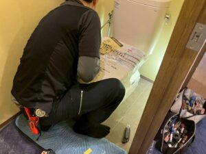 タンクを取り付けている様子